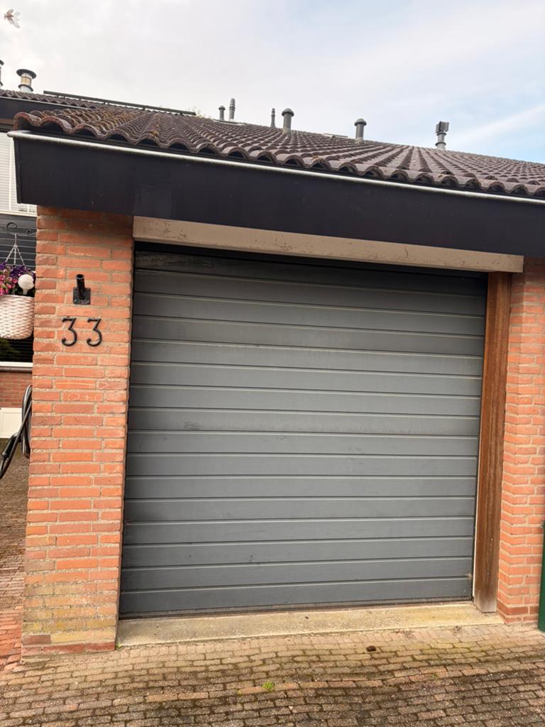 TEAB! Elektrische geïsoleerde rolgaragedeur met afstandsb., Doe-het-zelf en Verbouw, Deuren en Horren, Gebruikt, Garagedeur, 215 cm of meer