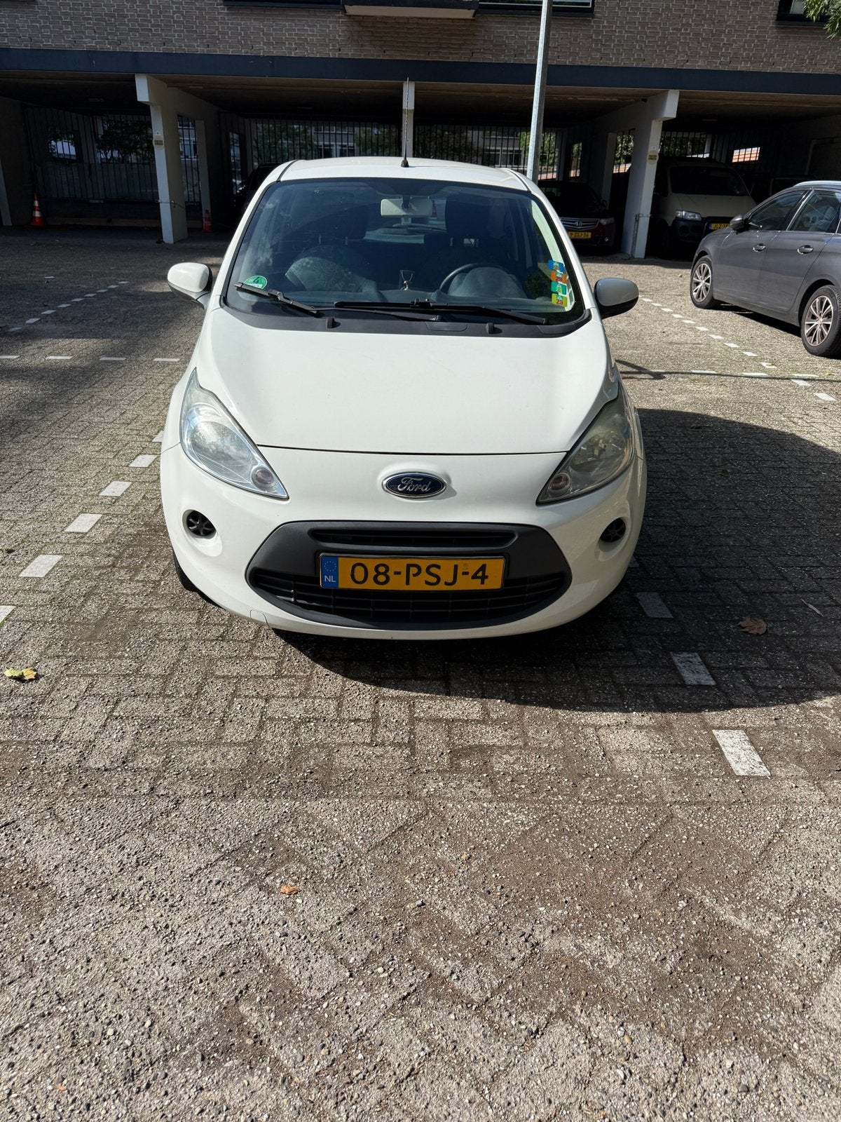 Ford Ka Cool&Sound 1.2 69pk 2011 Wit, nieuwe distributieriem, Voorwielaandrijving, Stof, 4 cilinders, 4 stoelen