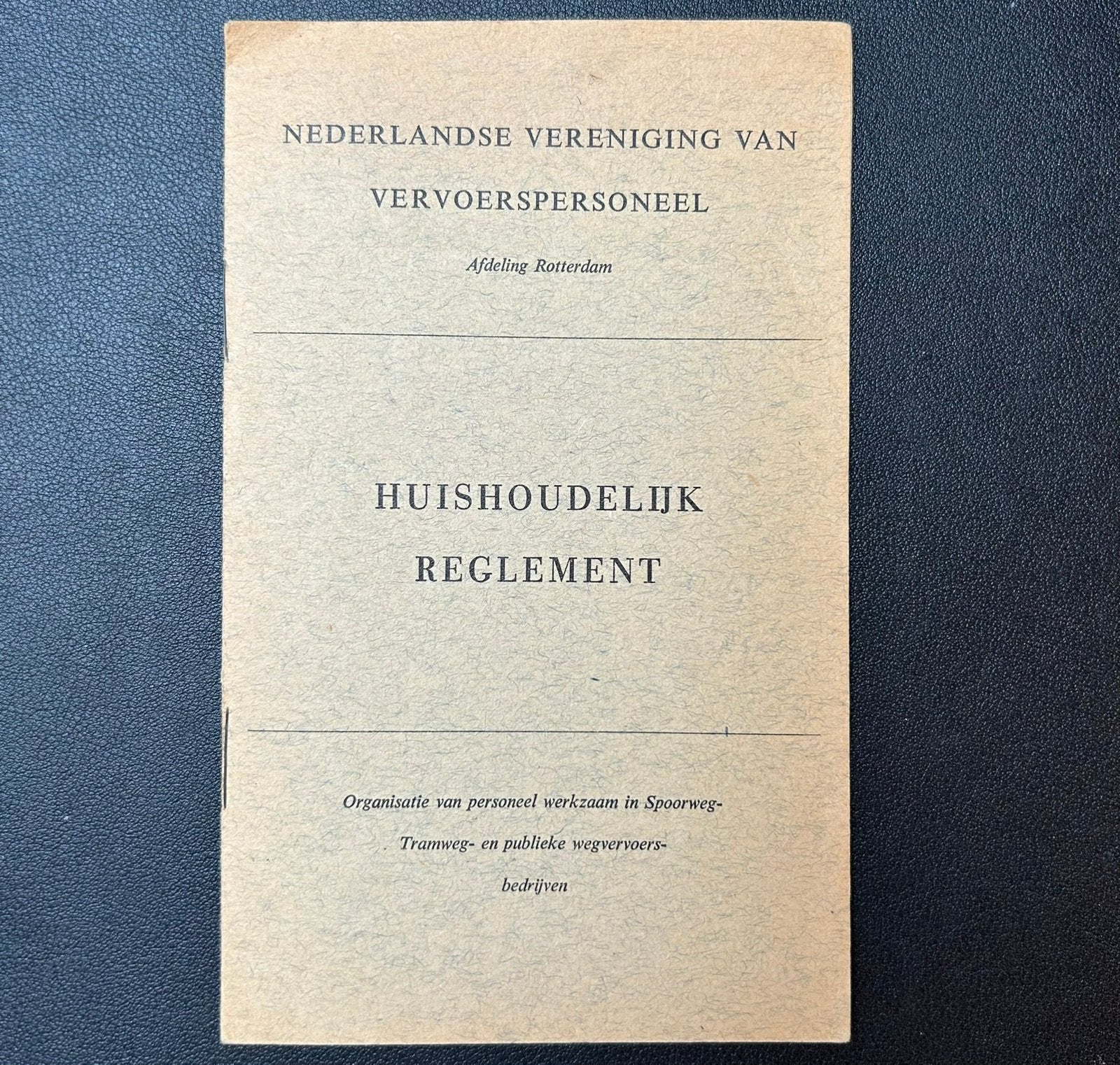 Huish. reglement Ned. Ver. van vervoerspersoneel (1952), Verzamelen, Ophalen of Verzenden, Zo goed als nieuw, Trein, Boek of Tijdschrift