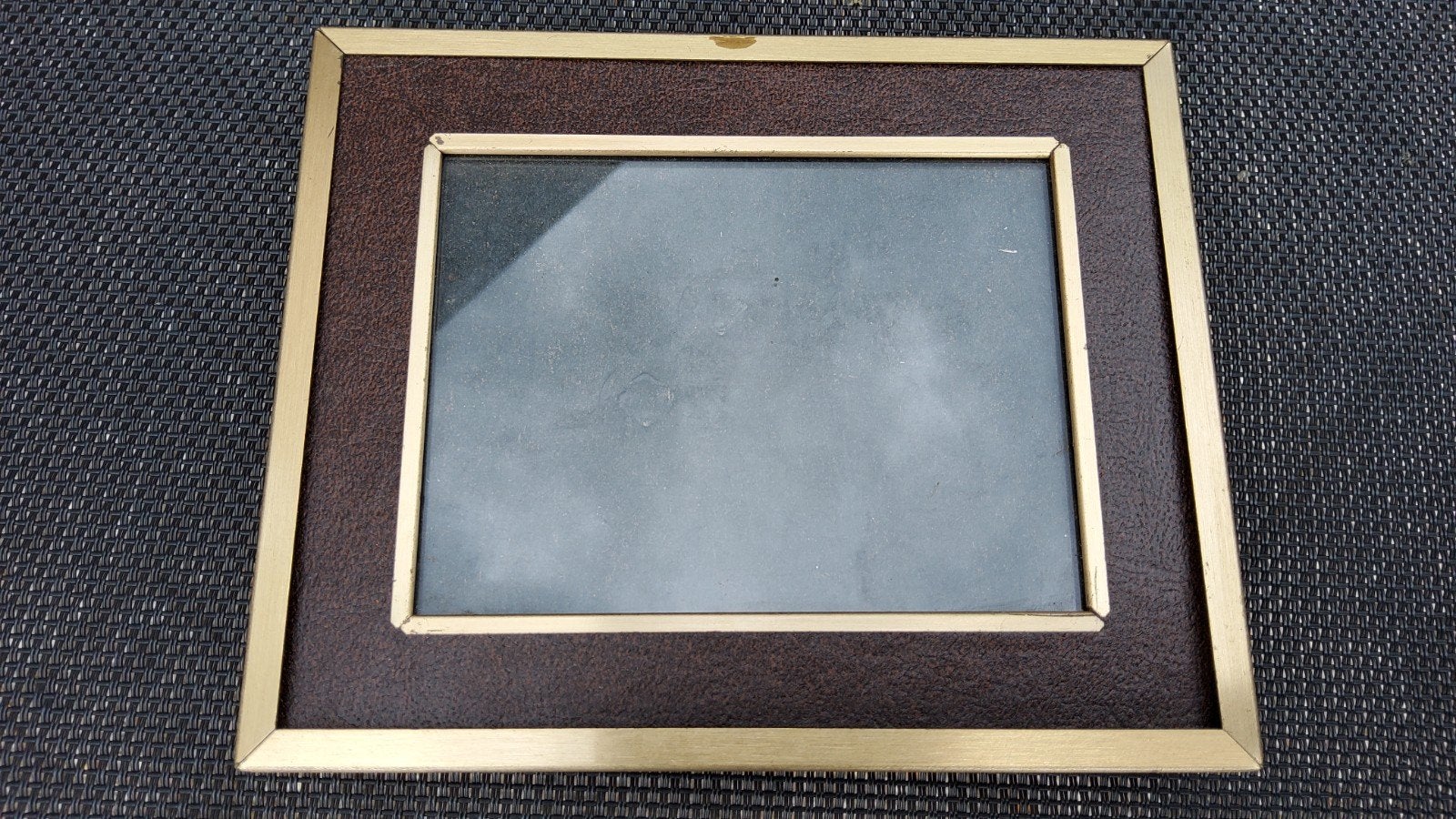 Oud retro goud kleurige fotolijstjes met leer achtig rand., Ophalen of Verzenden