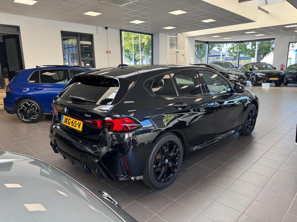 BMW 1-serie 120 M Sport Design Edition, Stof, Gebruikt, Euro 6, Zwart