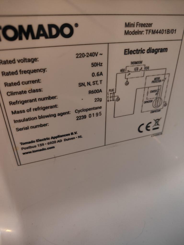 Mini vrieskist Tomado TFM4401B/01 - Werkt perfect, Witgoed en Apparatuur, Vriezers en Diepvrieskisten, Ophalen, Vrieskist, Gebruikt