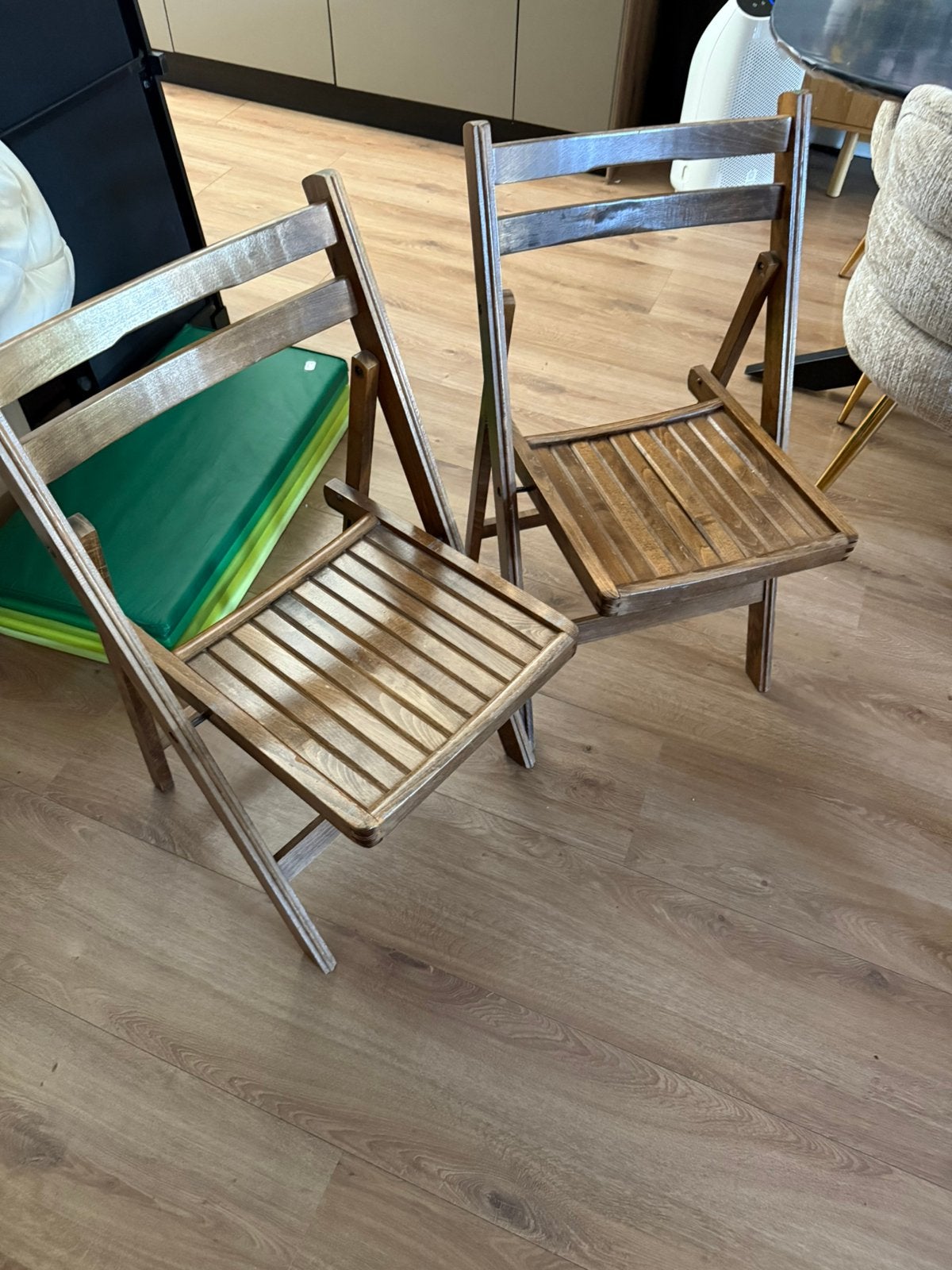 fijne houten klapstoeltjes, Tuin en Terras, Ophalen, Zo goed als nieuw, Hout