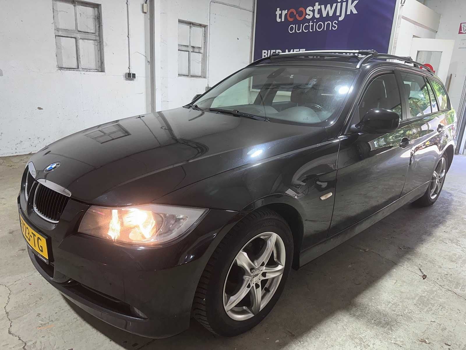 BMW - 3-serie Touring - 318i - L-723-TG- 2008, Achterwielaandrijving, Zwart, Handgeschakeld, 1405 kg