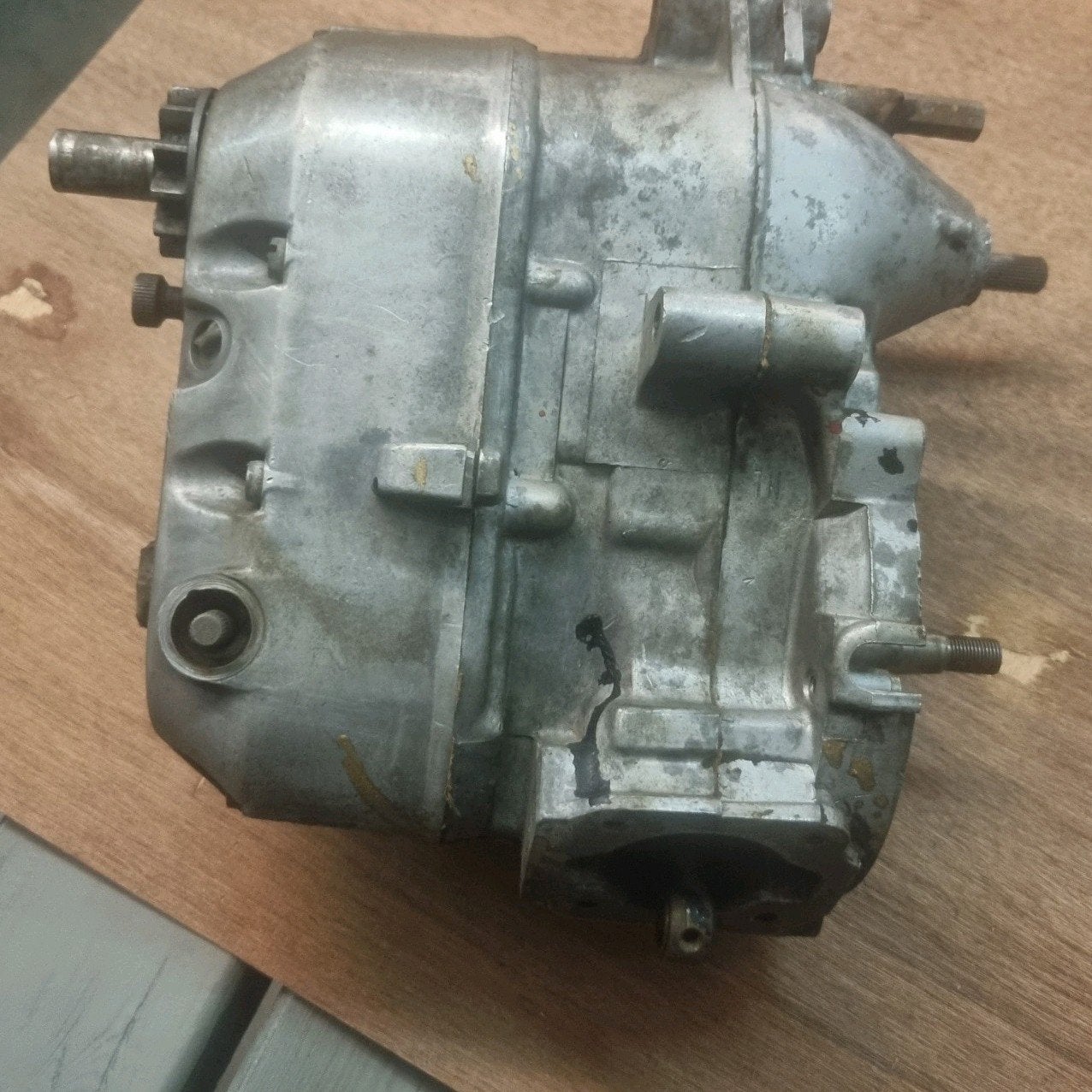 Wie kan mij helpen aan een puch 4 speed grand prixs blok, Ophalen, Gebruikt, Blok