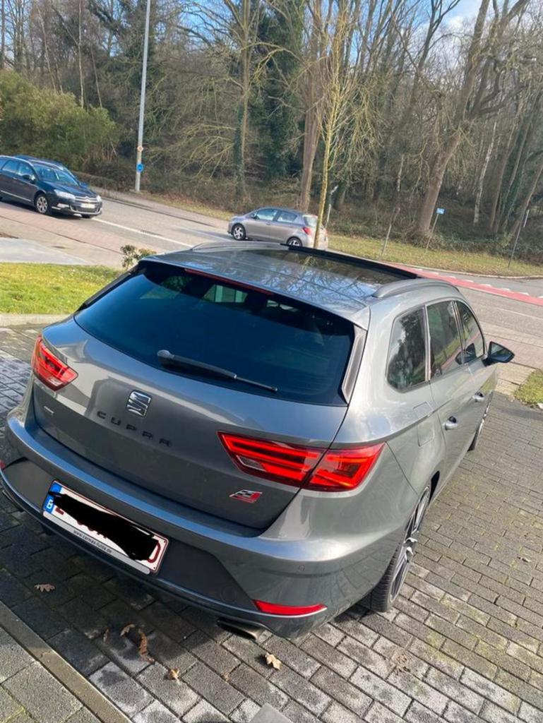 Seat leon cupra 4drive. Dre beats. Belgisch kenteken!, Auto's, Seat, Automaat, 4 cilinders, 1984 cc, Leon