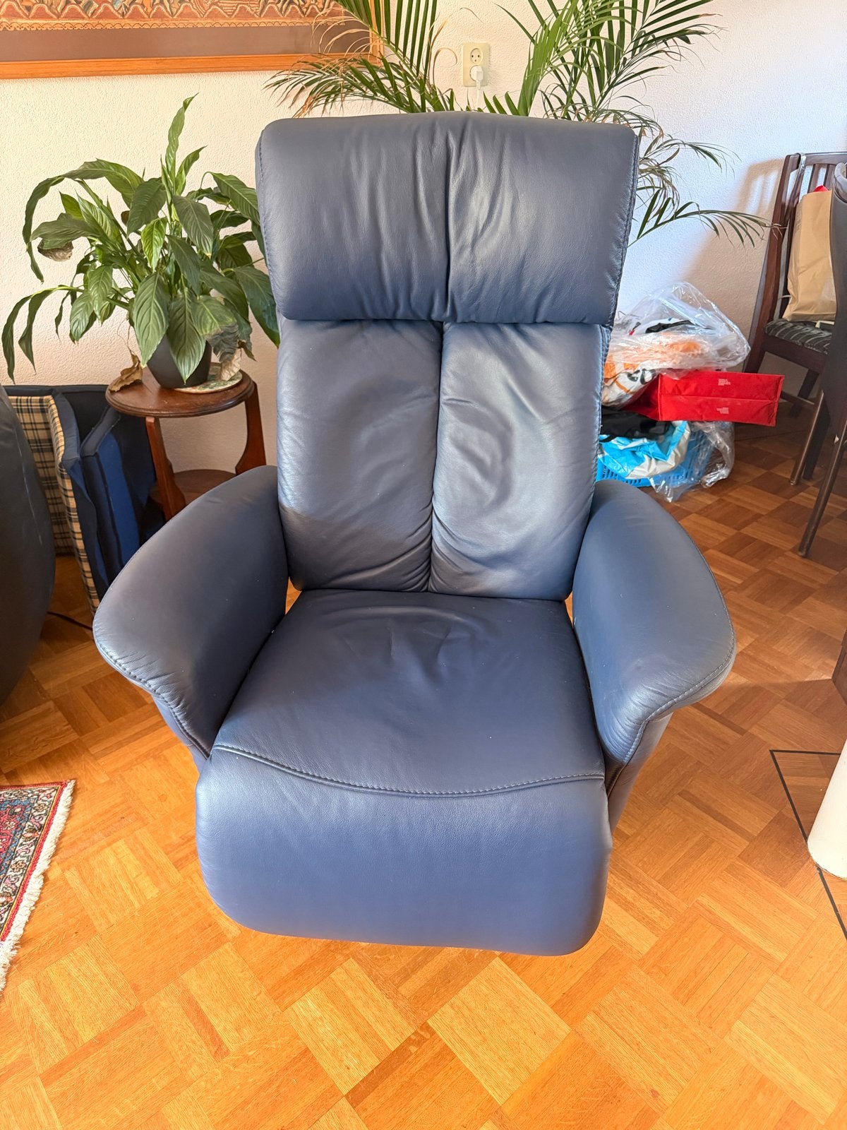 Meubelzorg: blauw leren fauteuil sta op: Model Sublime, Huis en Inrichting, Ophalen, Gebruikt, 100 tot 125 cm, Leer