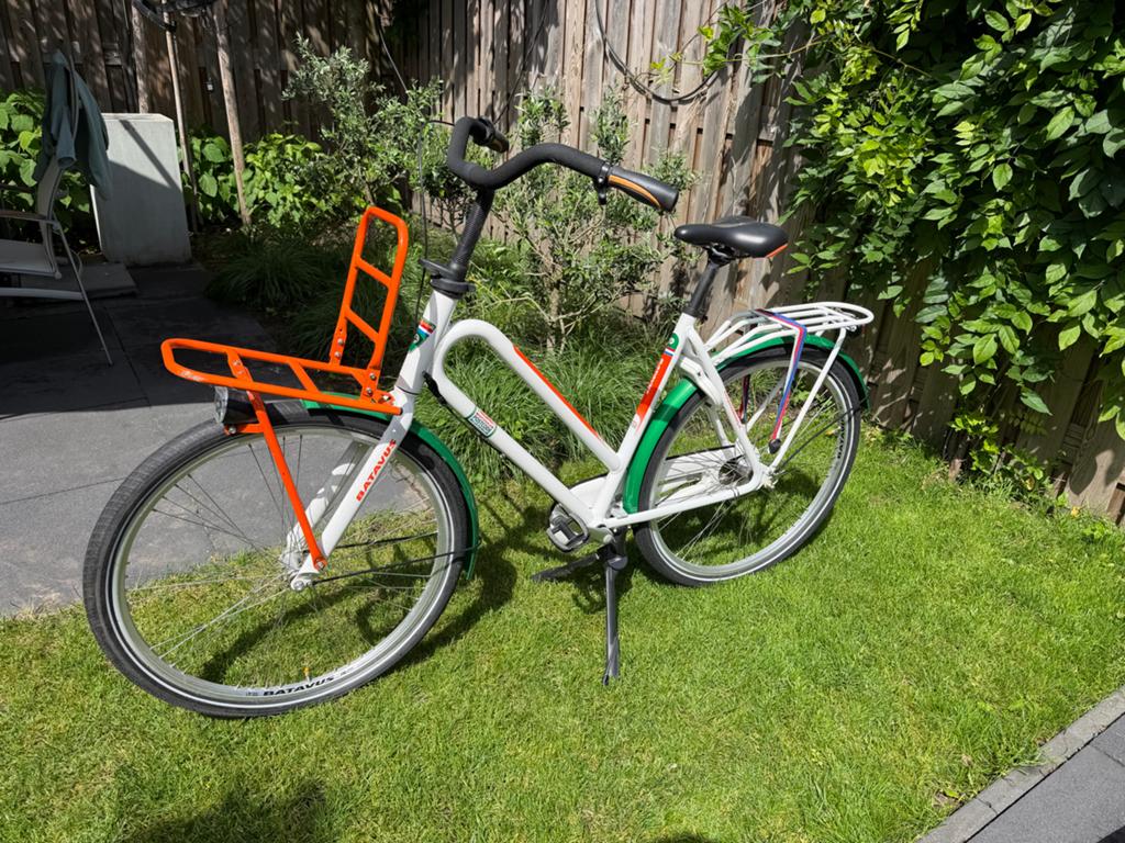 Batavus Fiets met Voordrager - Wit/Oranje/Groen, Fietsen en Brommers, Fietsen | Dames | Damesfietsen, Ophalen, Gebruikt, Velgrem