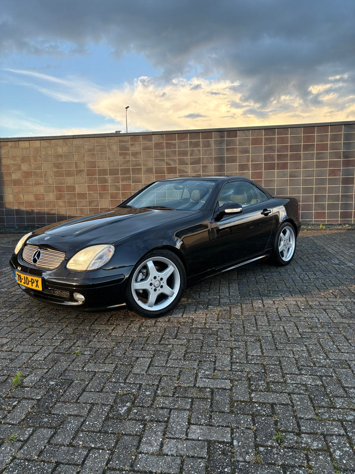 Mercedes-Benz SLK 2.0 Slk200 Kompr Roadster AUT 2001 Zwart, Auto's, Mercedes-Benz, Automaat, 1998 cc, Achterwielaandrijving, Zwart