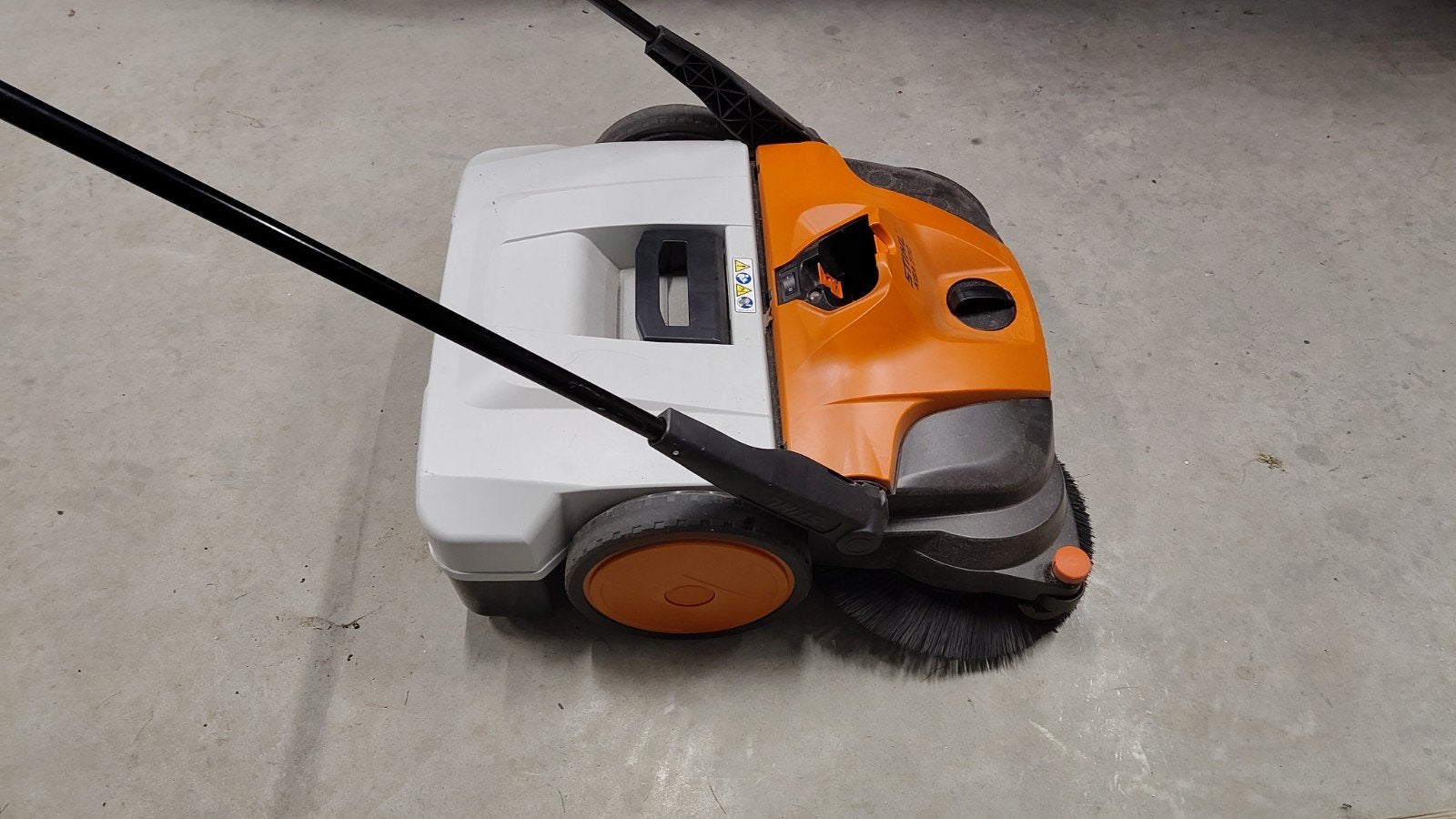 Stihl KGA 770 veegmachine - Zo goed als nieuw, Ophalen, Zo goed als nieuw