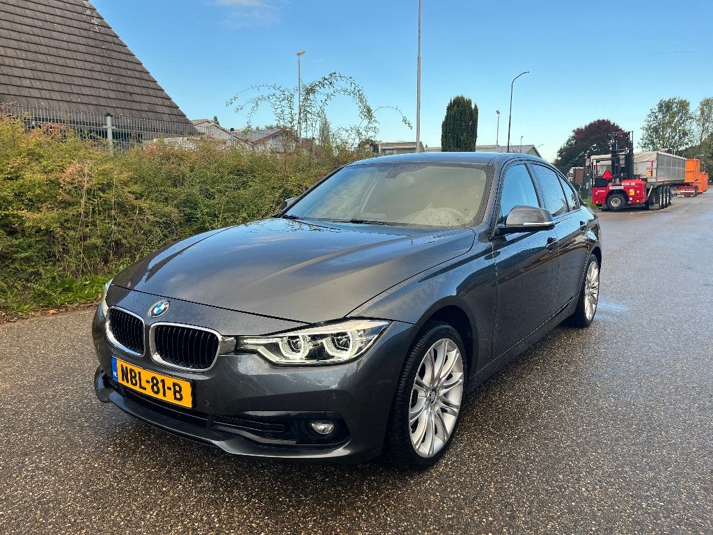 BMW 318i F30 2018 Sedan 1.5 100KW, Lederen bekleding, Zwart, Leder, Handgeschakeld