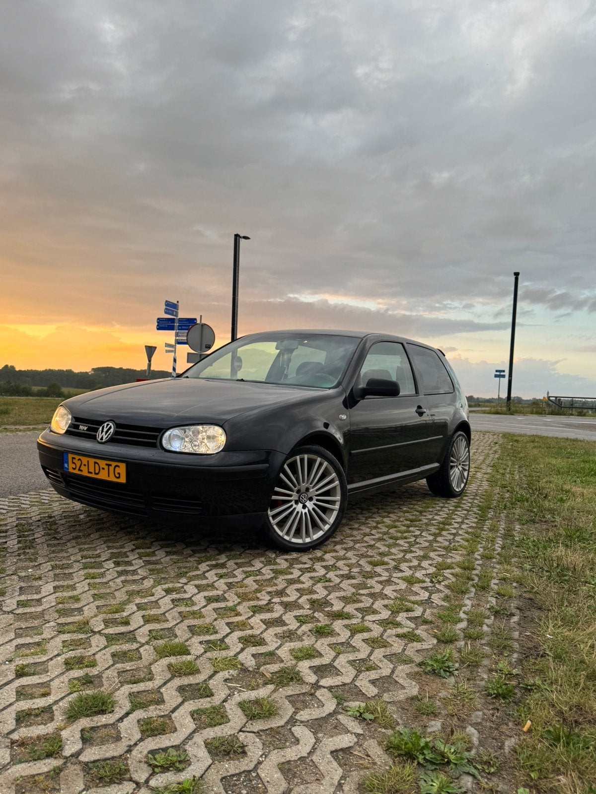 Golf 4 1.6 16v, 18 Inch 2002, Zwart, Handgeschakeld, Golf, Particulier