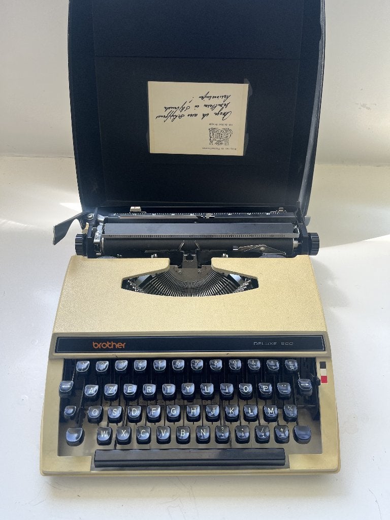 Brother Deluxe 600 typemachine AZERTY met originele koffer, Diversen, Typemachines, Ophalen of Verzenden, Gebruikt