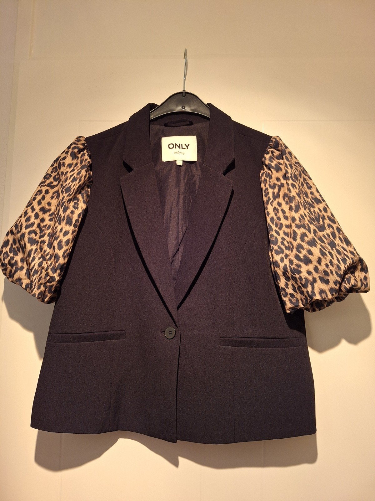 Only blazer korte mouw, Ophalen of Verzenden, Zo goed als nieuw, Maat 42/44 (L), Zwart