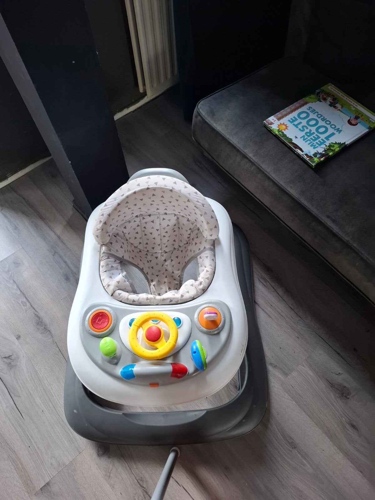 Zo goed als nieuwe loopstoel met speelpaneel, Ophalen, Zo goed als nieuw, Overige typen, Met wieltjes