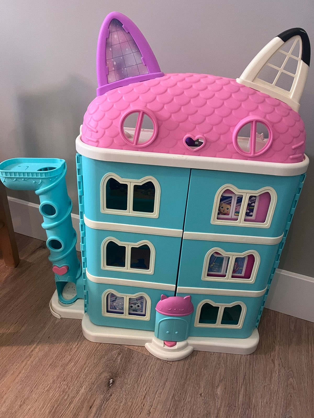 Gabby's Poppenhuis met accessoires, Ophalen, Zo goed als nieuw, Poppenhuis