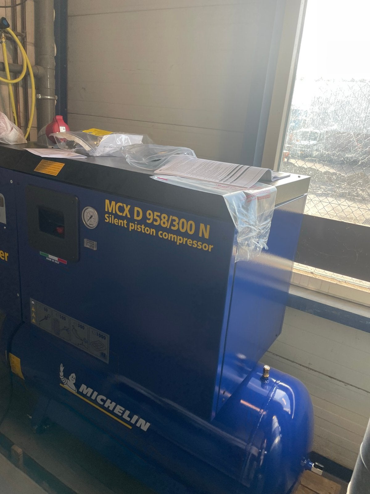 Michelin Compressor MCX D 958/300 N met droger, Ophalen, 800 liter/min of meer, Zo goed als nieuw, Geluidgedempt