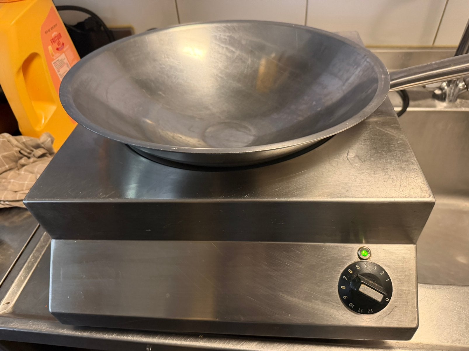 Wokpan, Huis en Inrichting, Keuken | Potten en Pannen, Ophalen, Zo goed als nieuw, Gietijzer, Wok