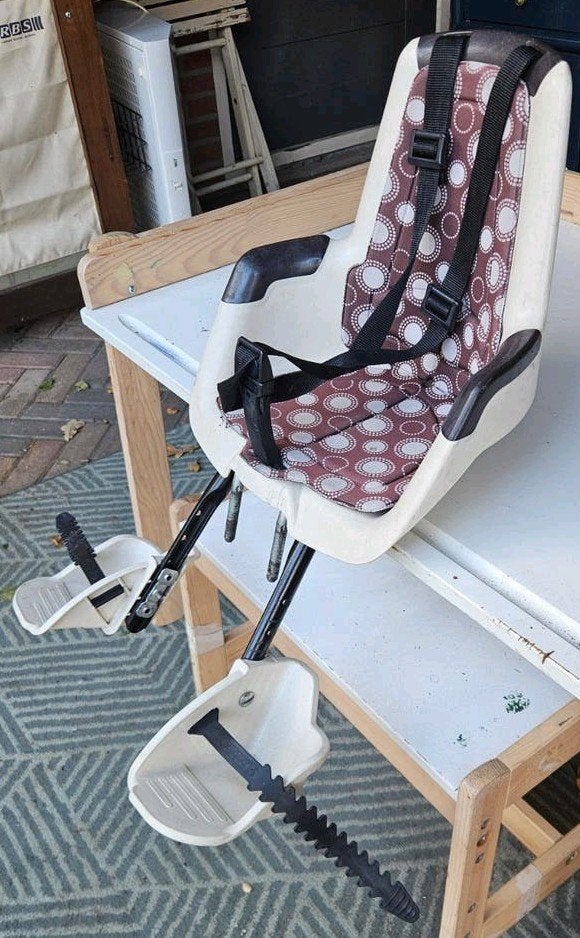 Bobike Mini+ fietsstoeltje met windscherm, Fietsen en Brommers, Ophalen, Bobike, Gebruikt, Voetsteuntjes
