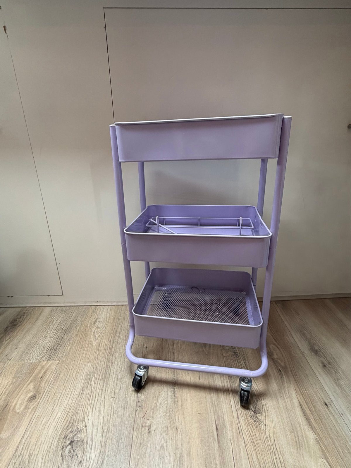 Mooie lila hobby trolley met 3 etages, Ophalen, Zo goed als nieuw