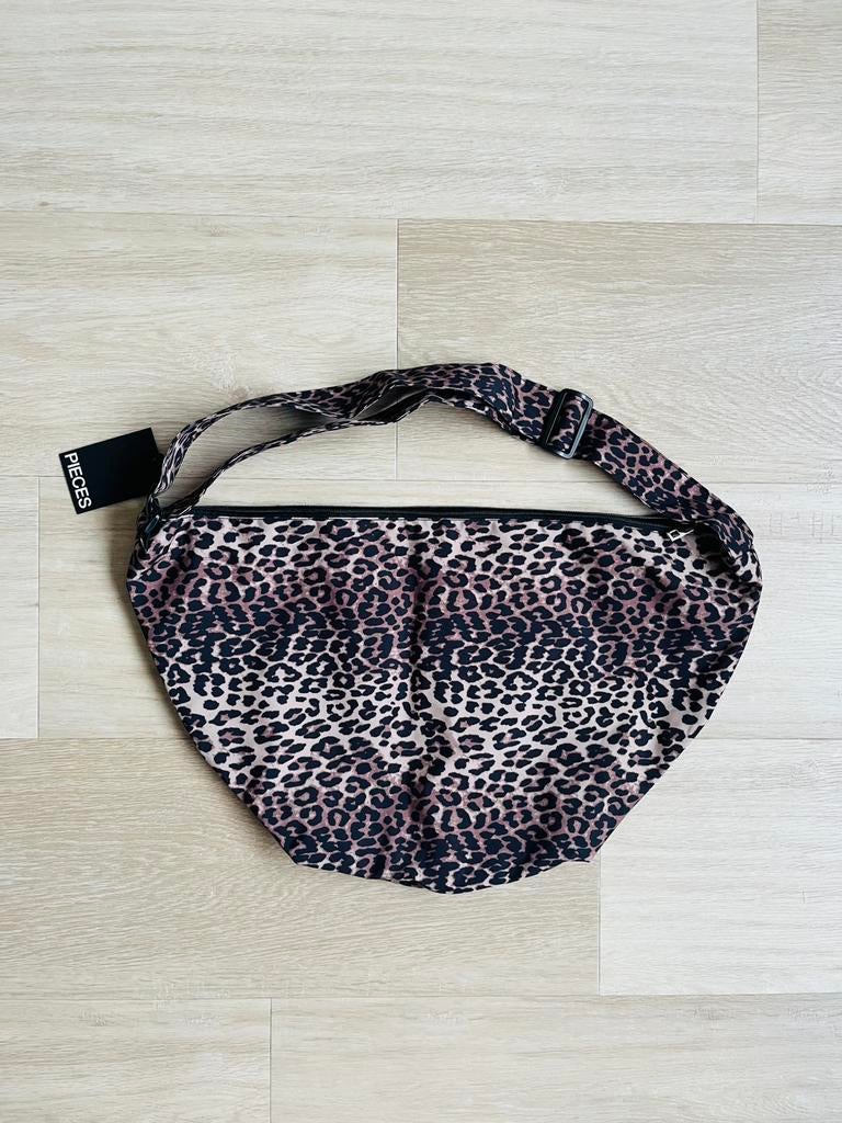 Leopard tas schoudertas tijgerprint Pieces, Sieraden, Tassen en Uiterlijk, Tassen | Damestassen, Ophalen of Verzenden, Zo goed als nieuw