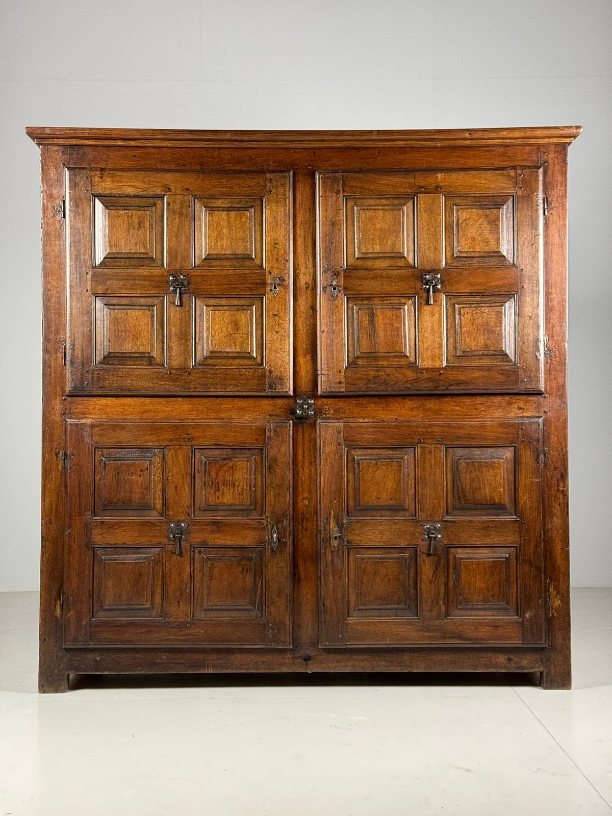 Spaans Kabinet walnoot ca. 1700, Antiek en Kunst, Ophalen