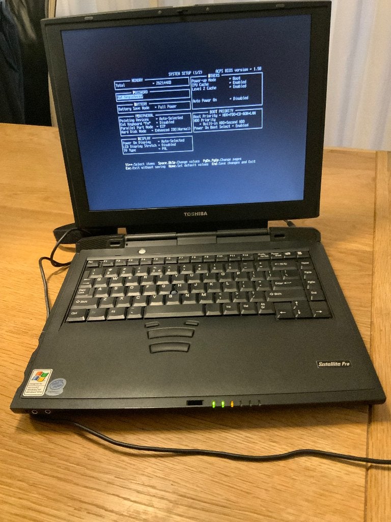 Vintage Toshiba Satellite Pro Laptop - Werkt nog!, Computers en Software, Windows Laptops, Gebruikt, 14 inch, 2 tot 3 Ghz, 4 GB