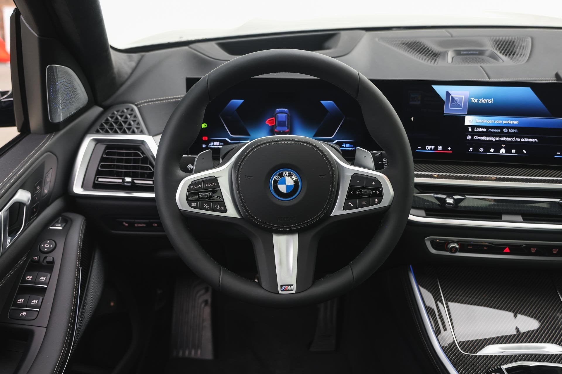 BMW X5 xDrive50e M Sport Automaat / Panoramadak Sky Lounge /, Dealer onderhouden, 2395 kg, Met garantie (alle), Zwart