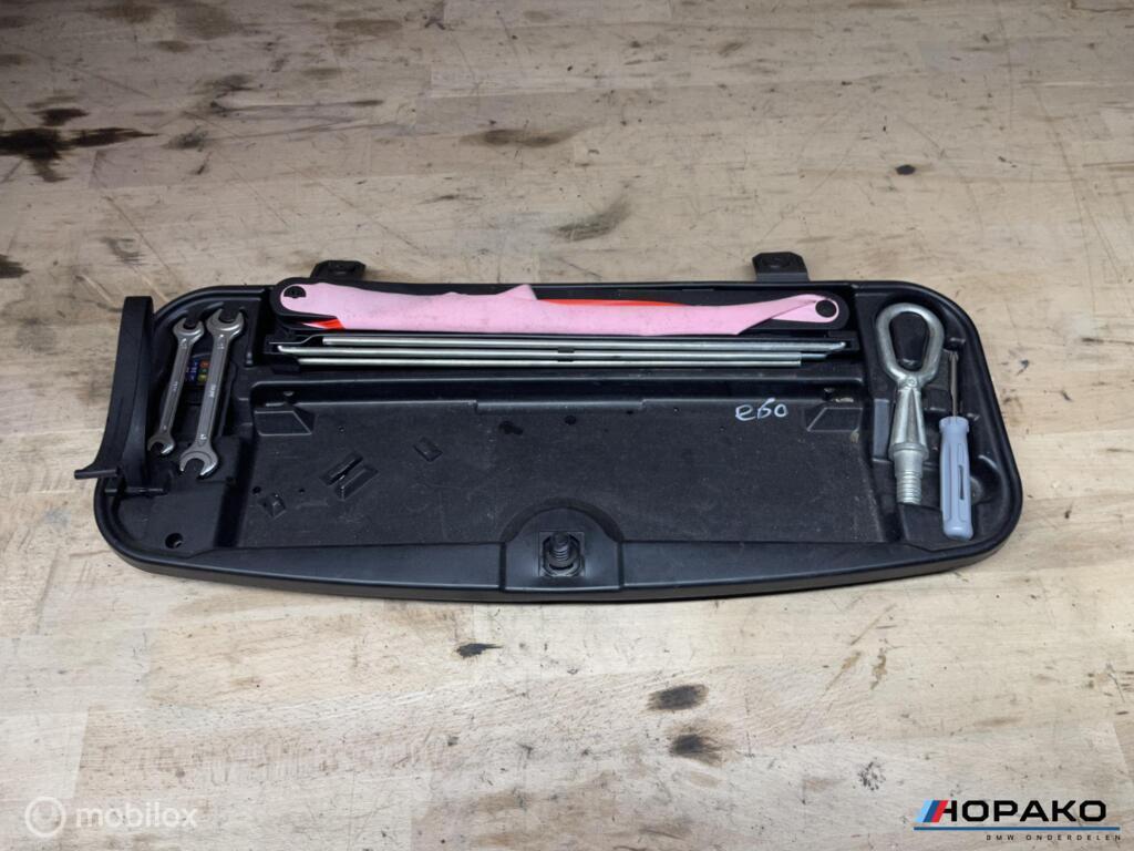 Gereedschapset compleet BMW E60 5 serie, Gebruikt, Einsteinlaan 5 rijswijk, Bmw, Ophalen of Verzenden