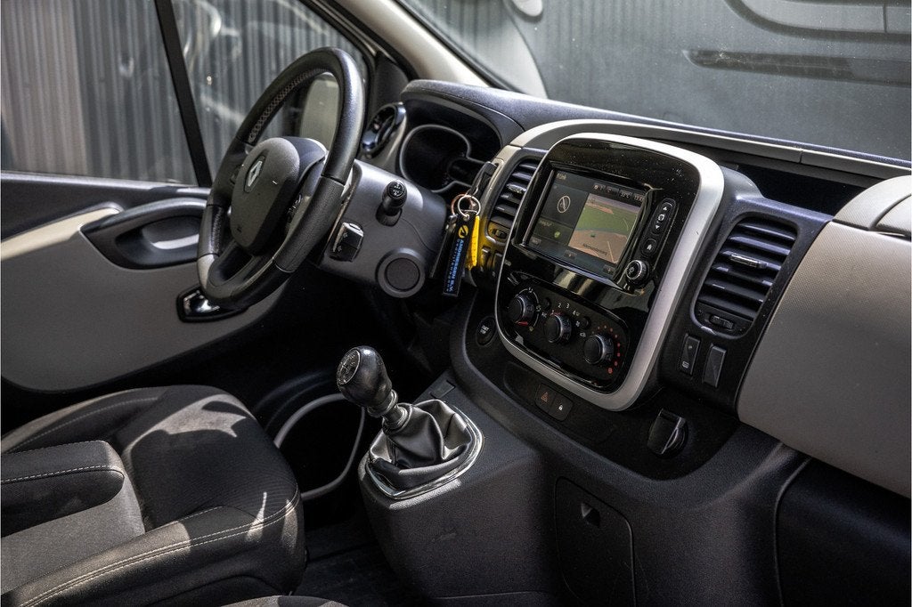 Renault Trafic Passenger *1.6 dCi 9-Pers L2H1 | Incl. BPM, B, Auto's, Renault, Voorwielaandrijving, Stof, Gebruikt, 2000 kg