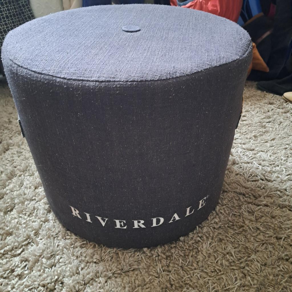 Riverdale poef, gebruikt, grijs, Ophalen, Rond, Minder dan 50 cm, Minder dan 50 cm
