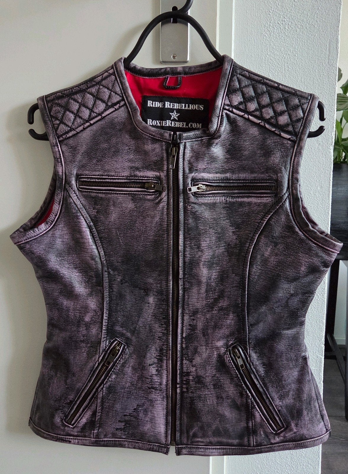 Te koop: gloednieuw en mooi leren motorvest dames, maat M, Ophalen of Verzenden, Nieuw zonder kaartje, Dames, Jas | leer