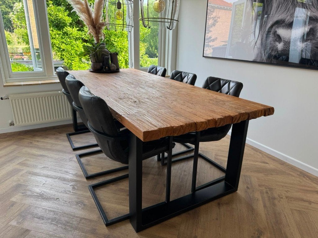 Teak houten tafel met zwart metalen poten, Huis en Inrichting, Tafels | Eettafels, Ophalen, Gebruikt, 200 cm of meer, Vijf personen of meer