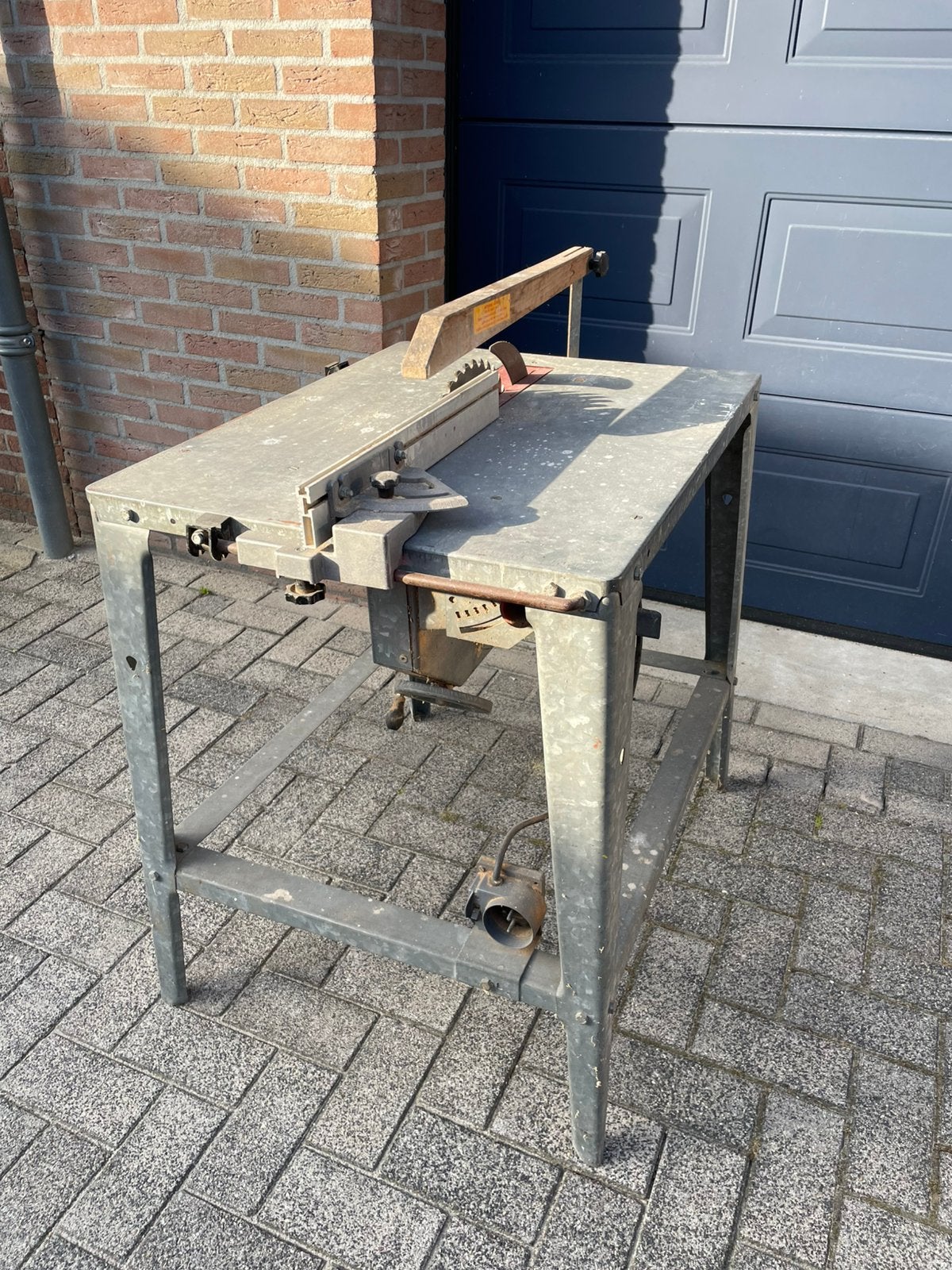 Zaagtafel voor 50 euro!!! Gewoon op 220!, Ophalen, Cirkelzaag, Zo goed als nieuw, 30 tot 70 mm