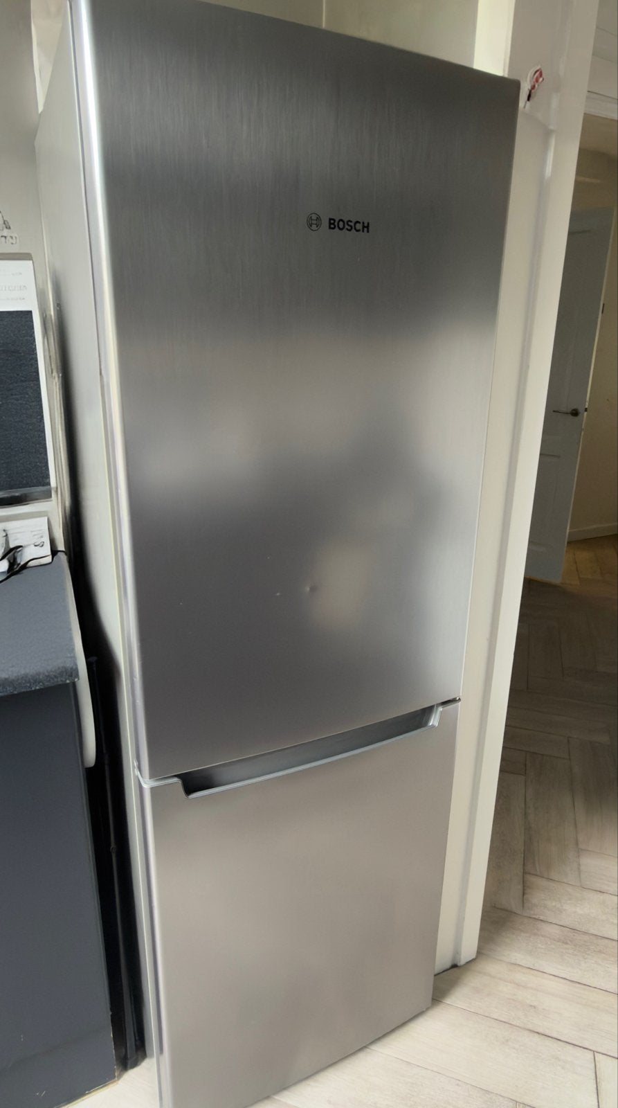 Bosch Koel-vriescombinatie met NoFrost, Ophalen, 200 liter of meer, 60 cm of meer, Met aparte vriezer