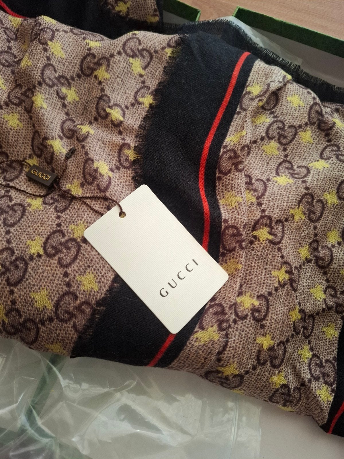 Gucci sjaal in originele verpakking, Maat 38/40 (M), Nieuw, Ophalen of Verzenden, Gucci