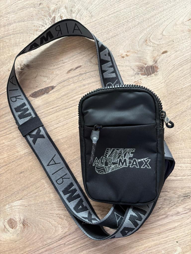 Nike Air Max schoudertasje - Zwart, Ophalen of Verzenden, Zo goed als nieuw, Zwart, Overige merken