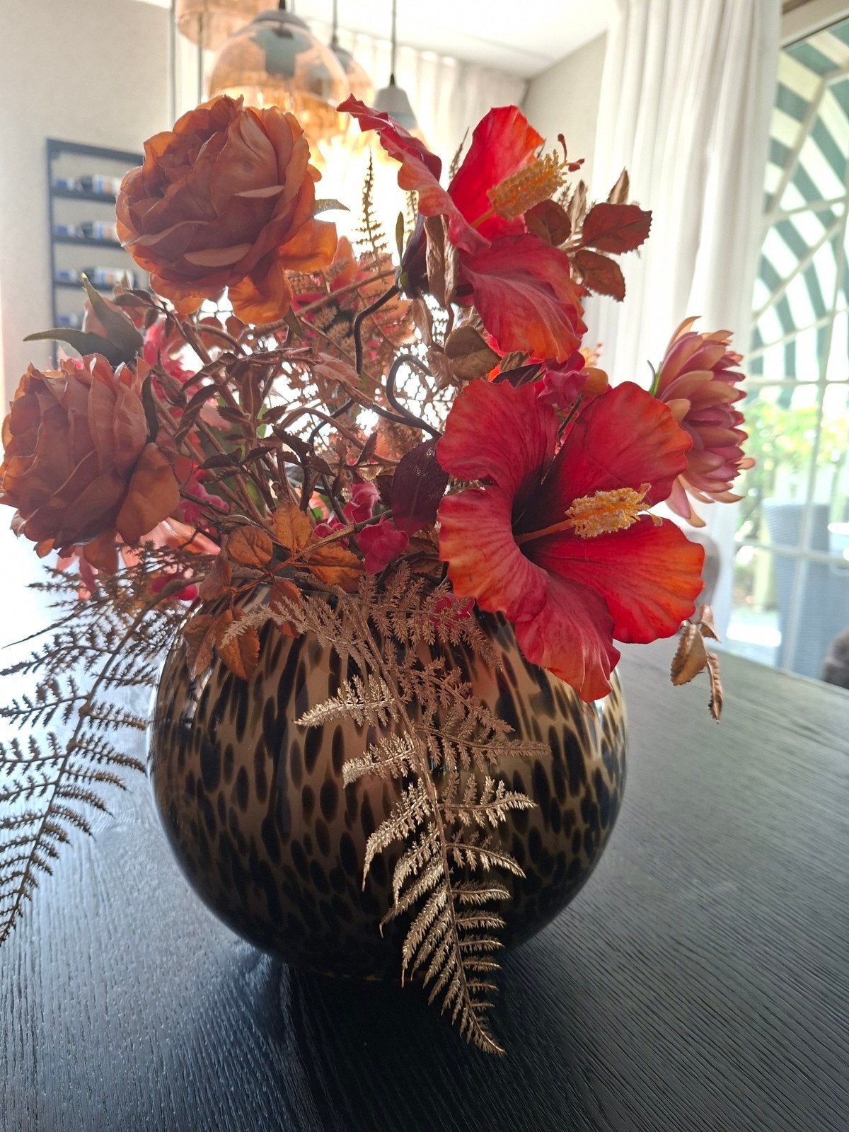 Black gold Cheetah ronde vaas met silkka zijdebloemen, Ophalen, Zo goed als nieuw