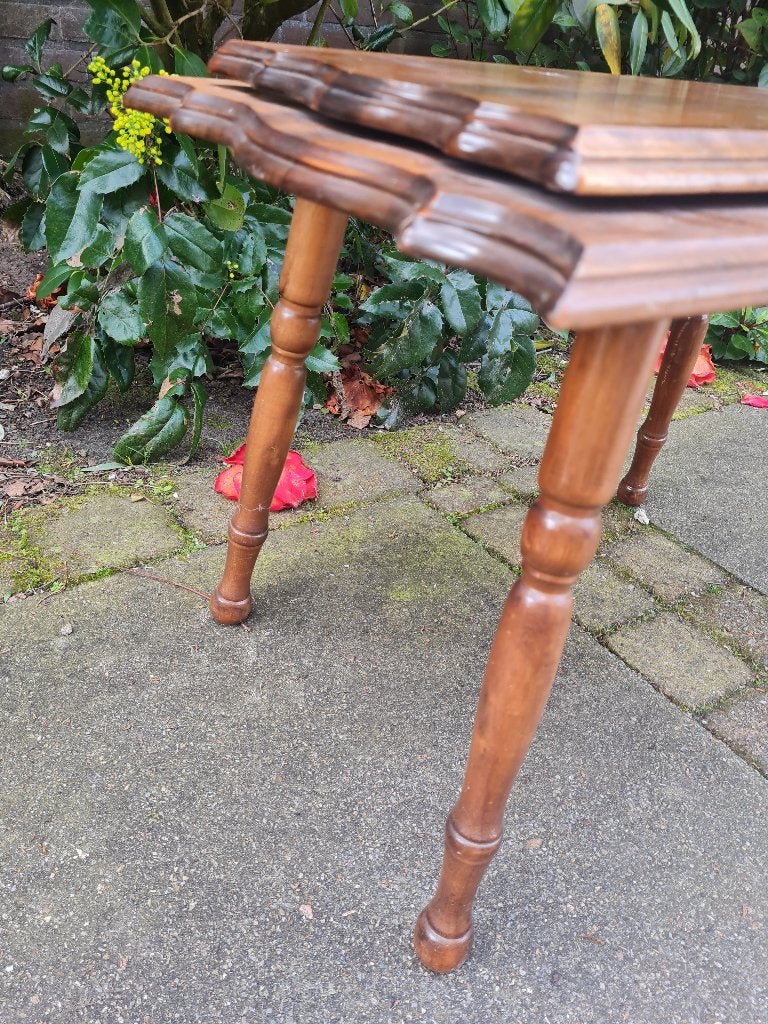 Vintage vol houten bijzettafeltje met draaibare bovenkant, Ophalen of Verzenden