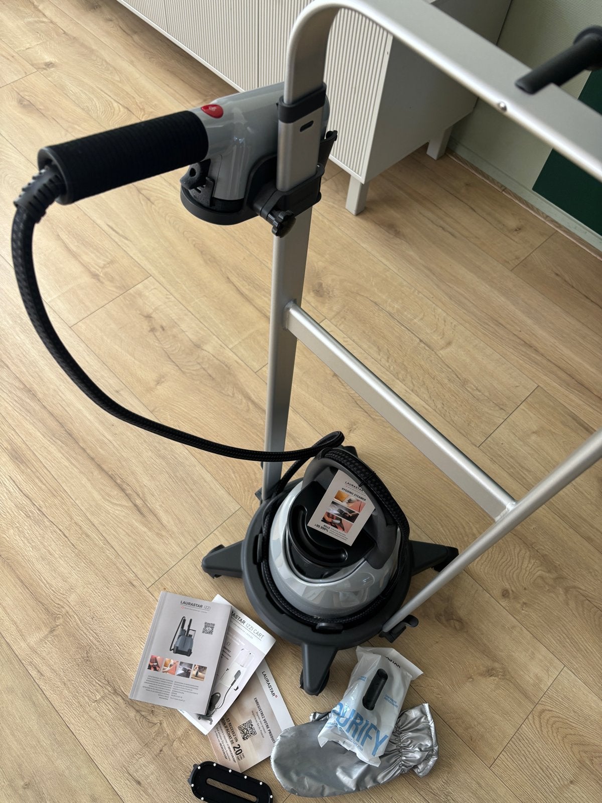 Laurastar IZZI Hygiënische Stomer & Cart, Ophalen, Nieuw, Kledingstomer