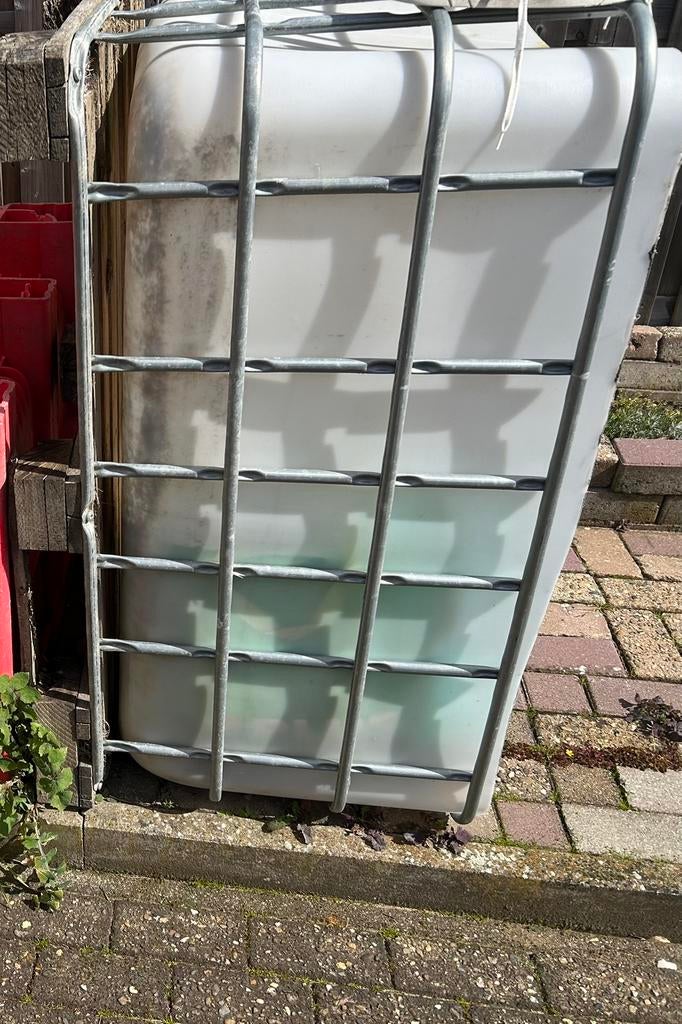 MOET WEG, halve IBC bak op pallet, Dieren en Toebehoren, Ophalen, Gebruikt, Overige soorten