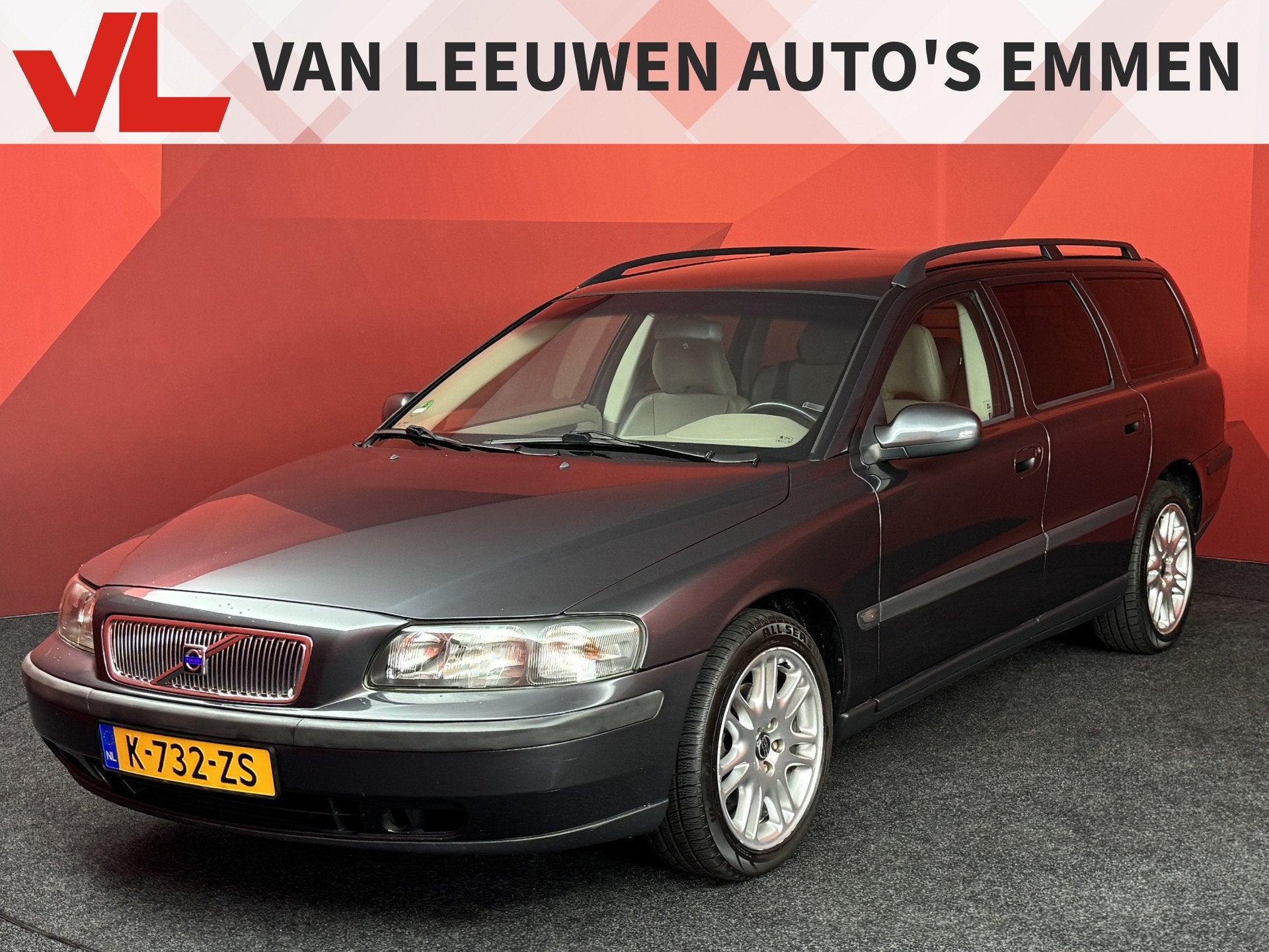 Volvo V70 2.4 Comfort Line | Stoelverwarming | Trekhaak | Cr, Auto's, Volvo, Voorwielaandrijving, Beige, Leder en Stof, Stoelverwarming