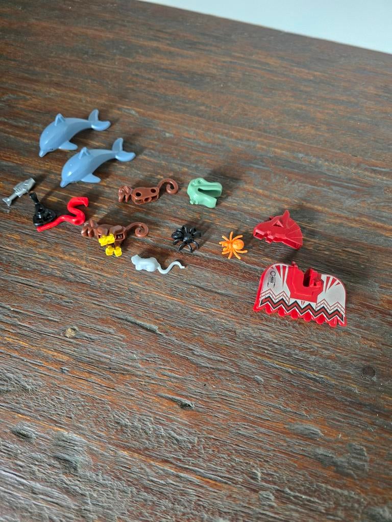 Partij LEGO Dieren en Accessoires. Paarden harnas. Helm, Gebruikt, Inclusief extra onderdelen, Lego, Accessoire
