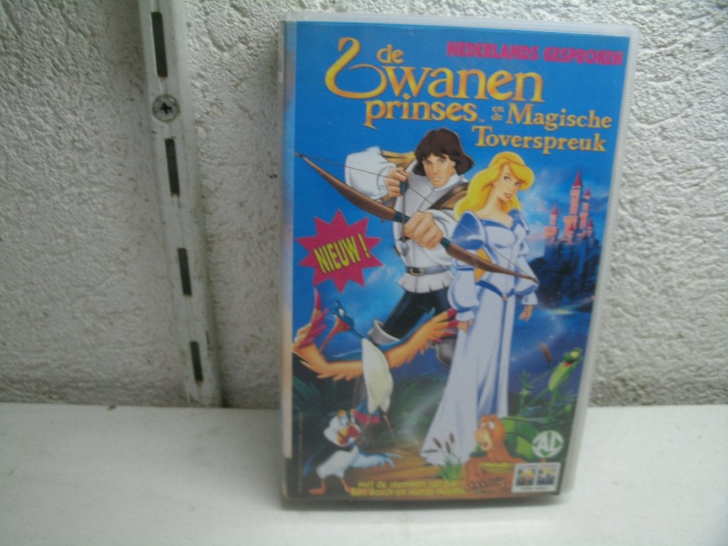 vhs 156a zwanen prinses en de magische toverspreuk ned gespr, Cd's en Dvd's, VHS | Kinderen en Jeugd, Alle leeftijden, Ophalen of Verzenden