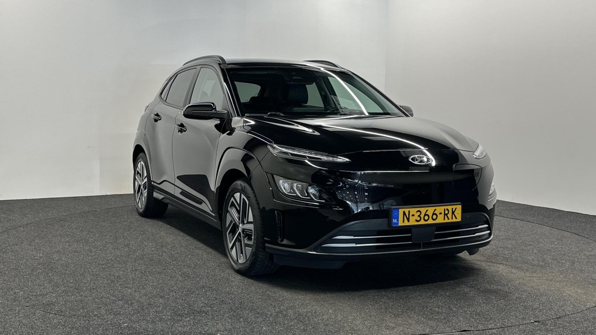 Hyundai Kona EV Fashion 64 kWh|SOH 100%|Warmtepomp|Carplay|N, Auto's, Hyundai, Gebruikt, Zwart, Met garantie (alle), Zwart