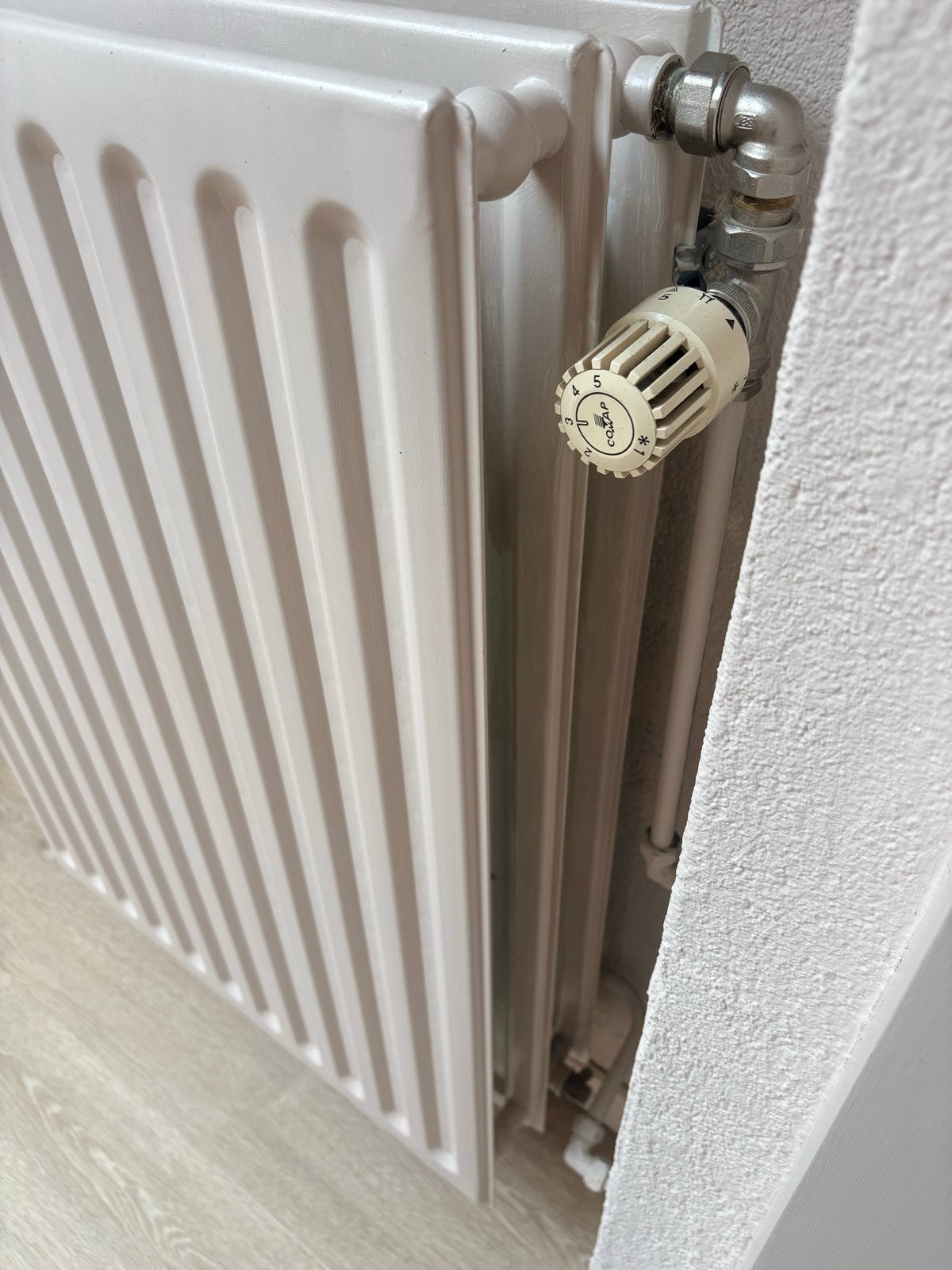 Radiator met thermostaatknop, Gebruikt, Radiator, Ophalen of Verzenden, 60 tot 150 cm