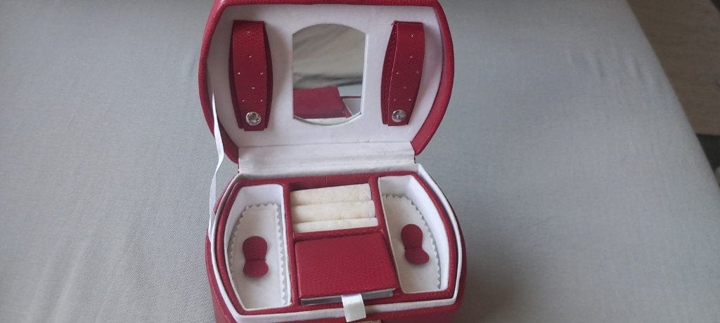 Compacte Rode Sieradendoos, Ophalen of Verzenden, Zo goed als nieuw, Rood, Hardcase