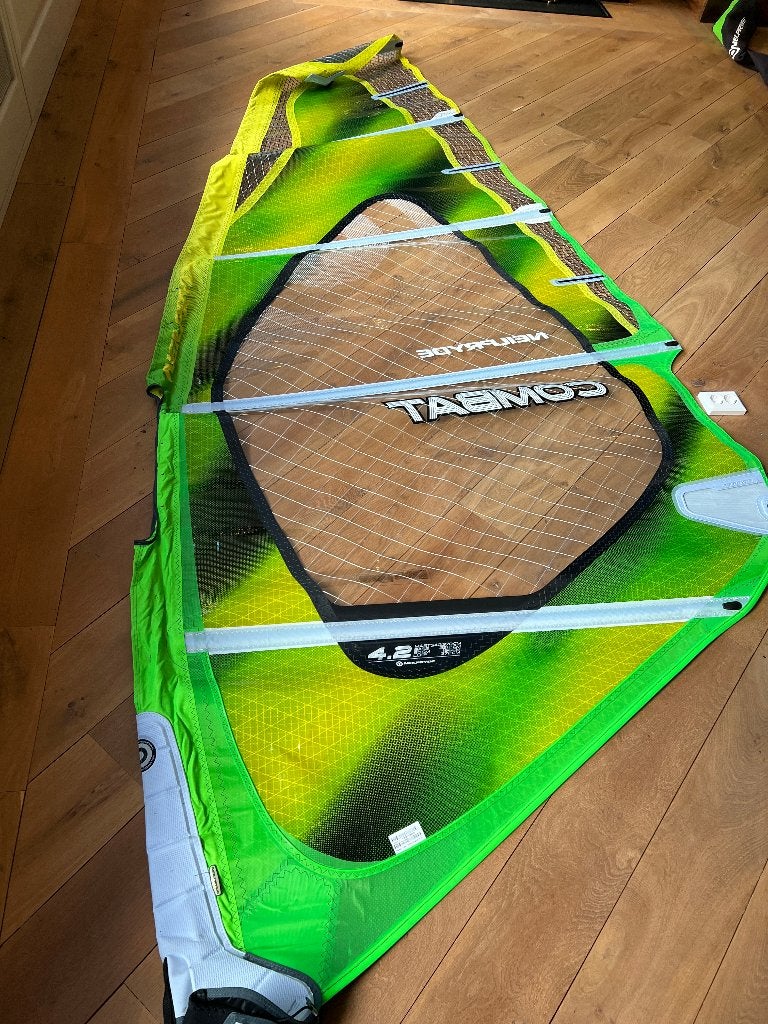 NeilPryde Combat 4.2m² zeil - Zo goed als nieuw, Ophalen, 3.5 tot 5 m², Zo goed als nieuw, Neilpryde