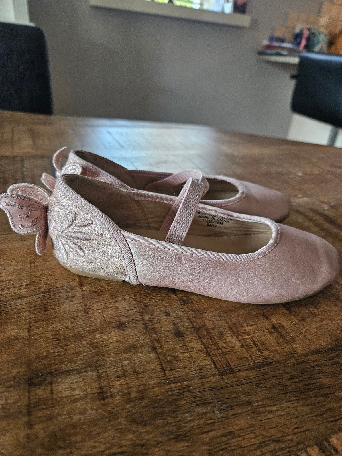 Roze ballerina's met vlinderdetail - Maat 28, Kinderen en Baby's, Gebruikt, Meisje, Schoenen, Ophalen of Verzenden