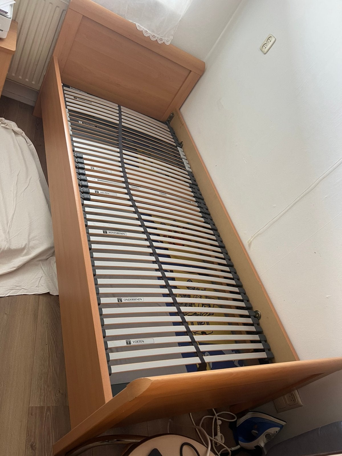 Bed, Huis en Inrichting, Slaapkamer | Bedden, 90 cm, Eenpersoons, Ophalen of Verzenden, Zo goed als nieuw